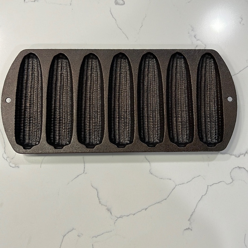 Lodge Cast Iron Corncob/cornbread Pan